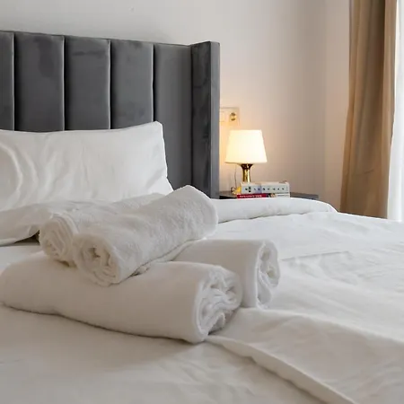 Tranquil 2 Bdrm Peaceful W/ 2 Pools * 马尔韦利亚