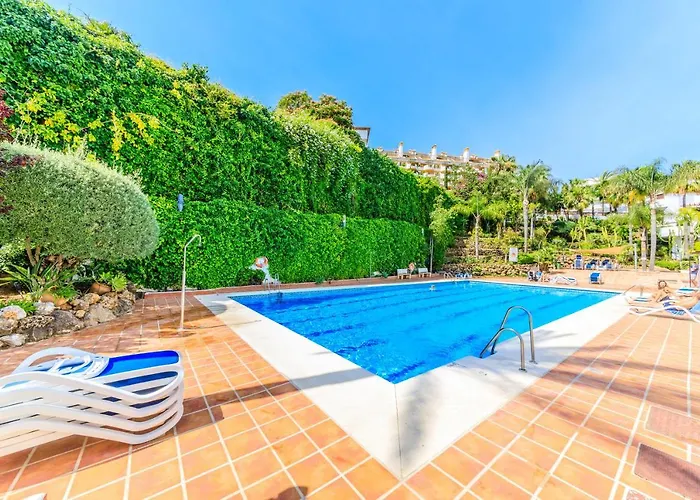 Apartament Tranquil 2 Bdrm Peaceful W/ 2 Pools Marbella