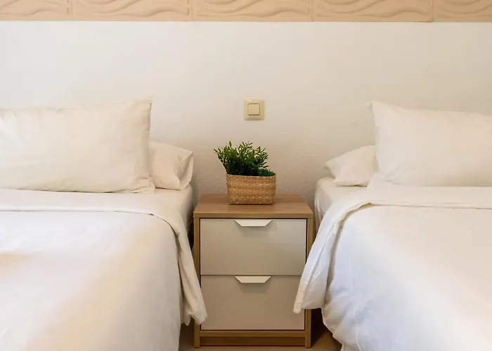 Tranquil 2 Bdrm Peaceful W/ 2 Pools