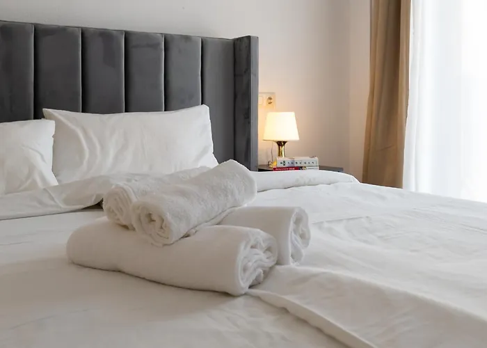 Tranquil 2 Bdrm Peaceful W/ 2 Pools * Marbella