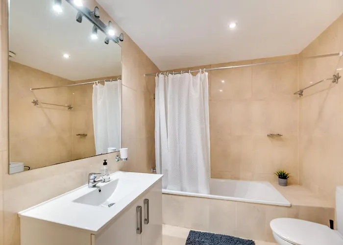 Tranquil 2 Bdrm Peaceful W/ 2 Pools Marbella