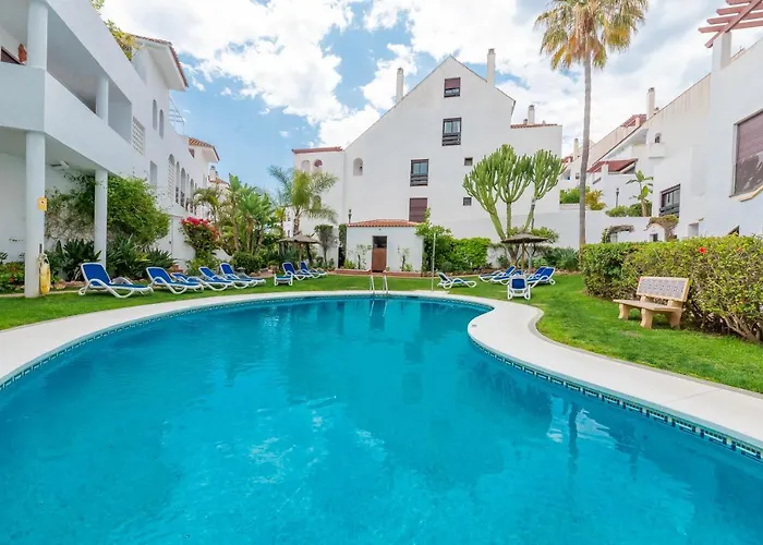 Tranquil 2 Bdrm Peaceful W/ 2 Pools Marbella