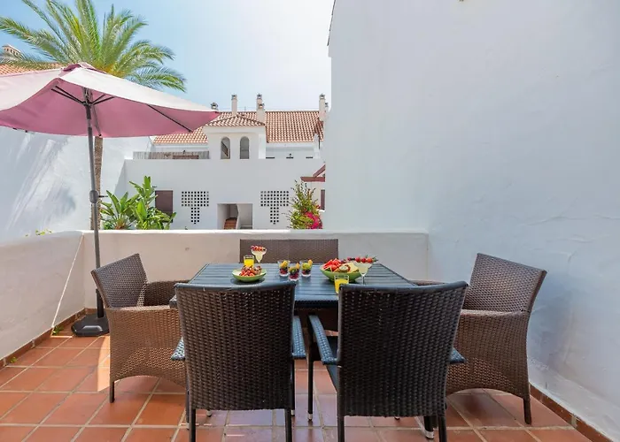 Tranquil 2 Bdrm Peaceful W/ 2 Pools شقة ماربيا
