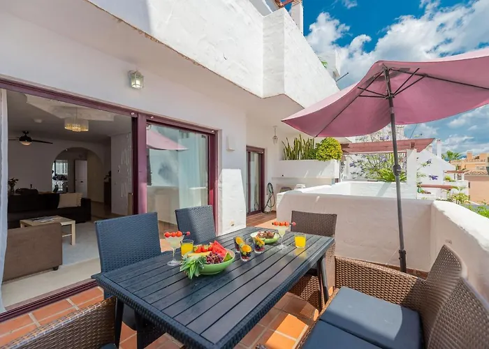 Tranquil 2 Bdrm Peaceful W/ 2 Pools شقة ماربيا