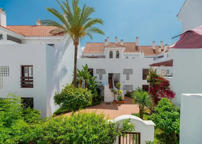 Apartment Tranquil 2 Bdrm Peaceful W/ 2 Pools Marbella