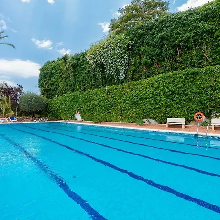 Tranquil 2 Bdrm Peaceful W/ 2 Pools 马尔韦利亚