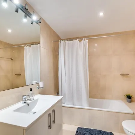 Tranquil 2 Bdrm Peaceful W/ 2 Pools 马尔韦利亚